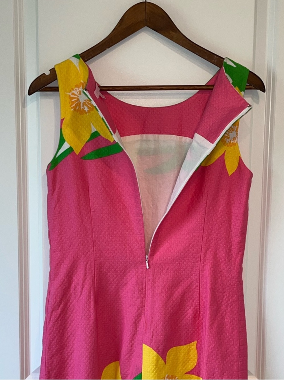 Retro 70’s Inspired Lilly Pulitzer Women's Floral Sleeveless Sheath Dress - Picture 2 of 7